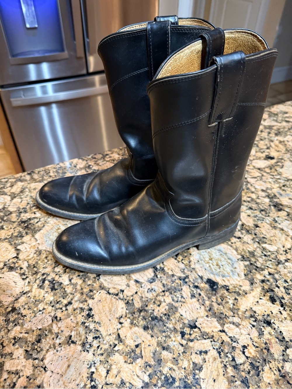 Justin Black Leather ladies size 8 1/2 C width Roper style Pull-On Western Boots